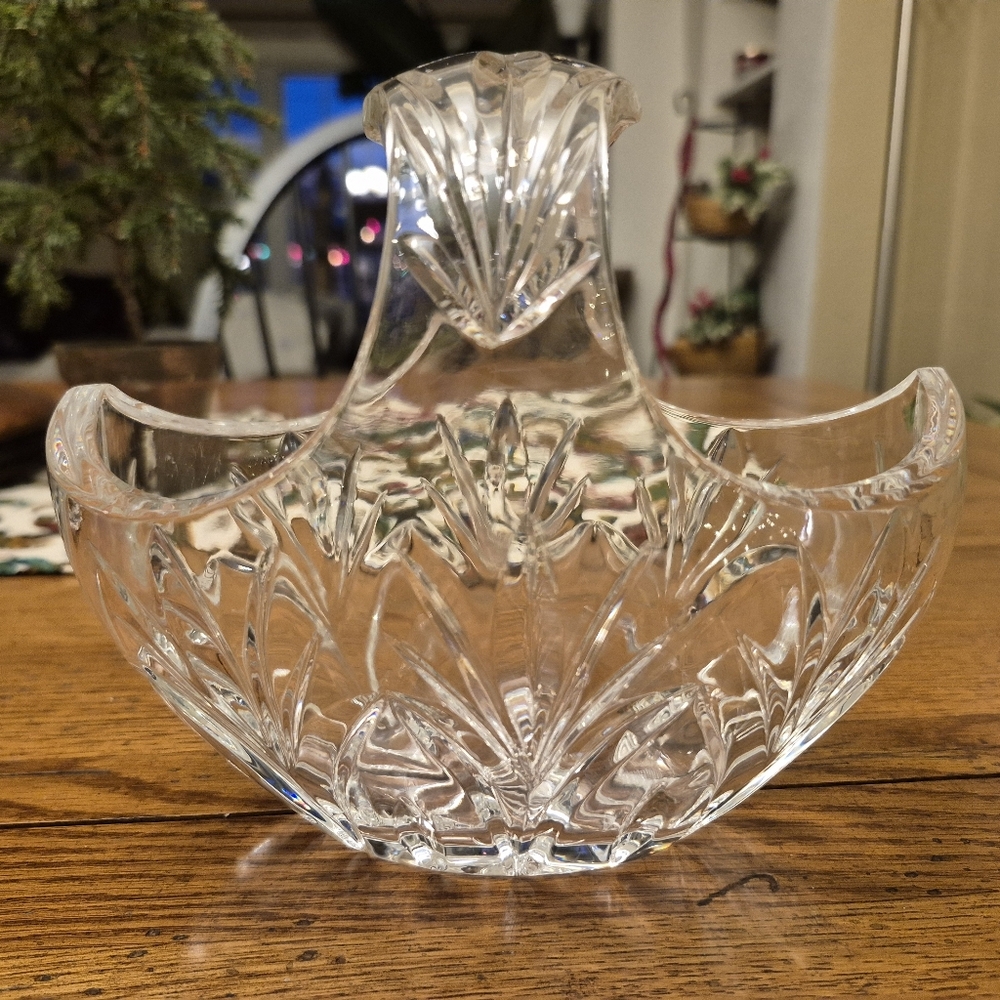 WATERFORD Crystal Basket - Picture 3 of 9